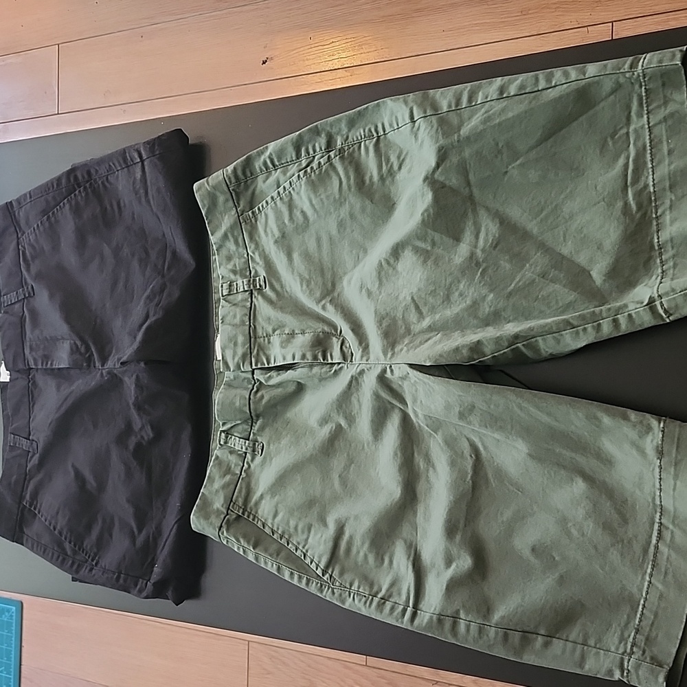Classic Black and Green Women's Flat Front Shorts